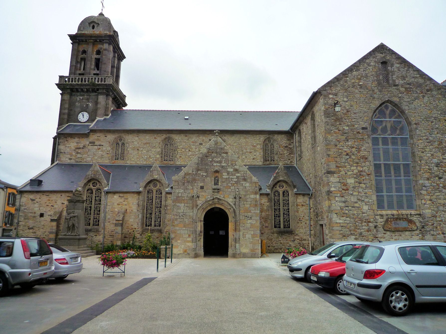 Photo De L'église De Crozon