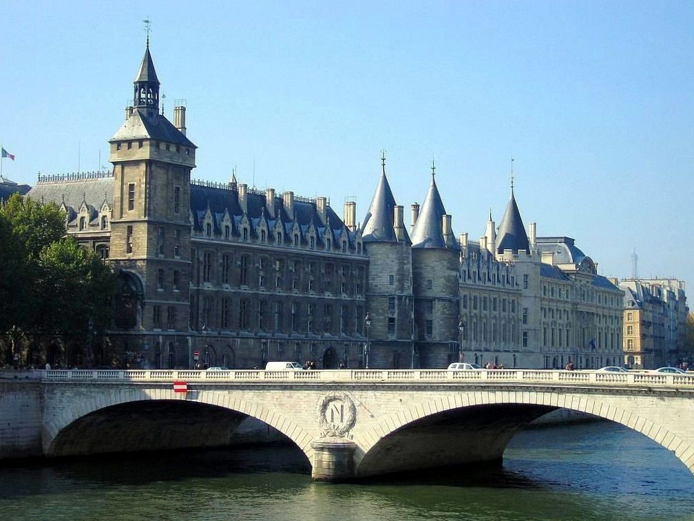 Le Palais De La Cité (Palais De Justice) - SkyscraperCity